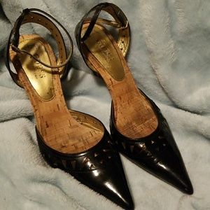 Black guess shoes
